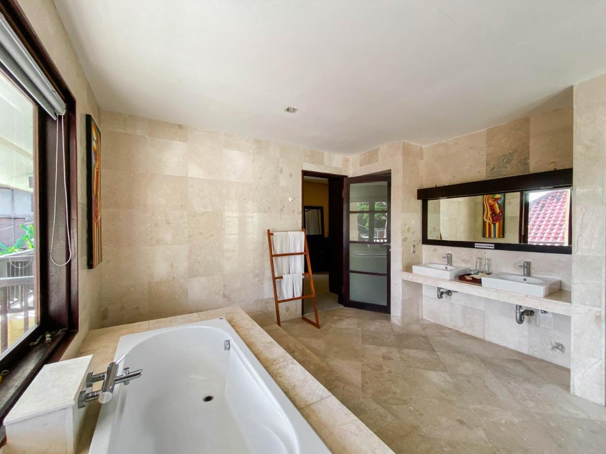 Cometa Villas Seminyak By Premier Hospitality Asia Exterior photo